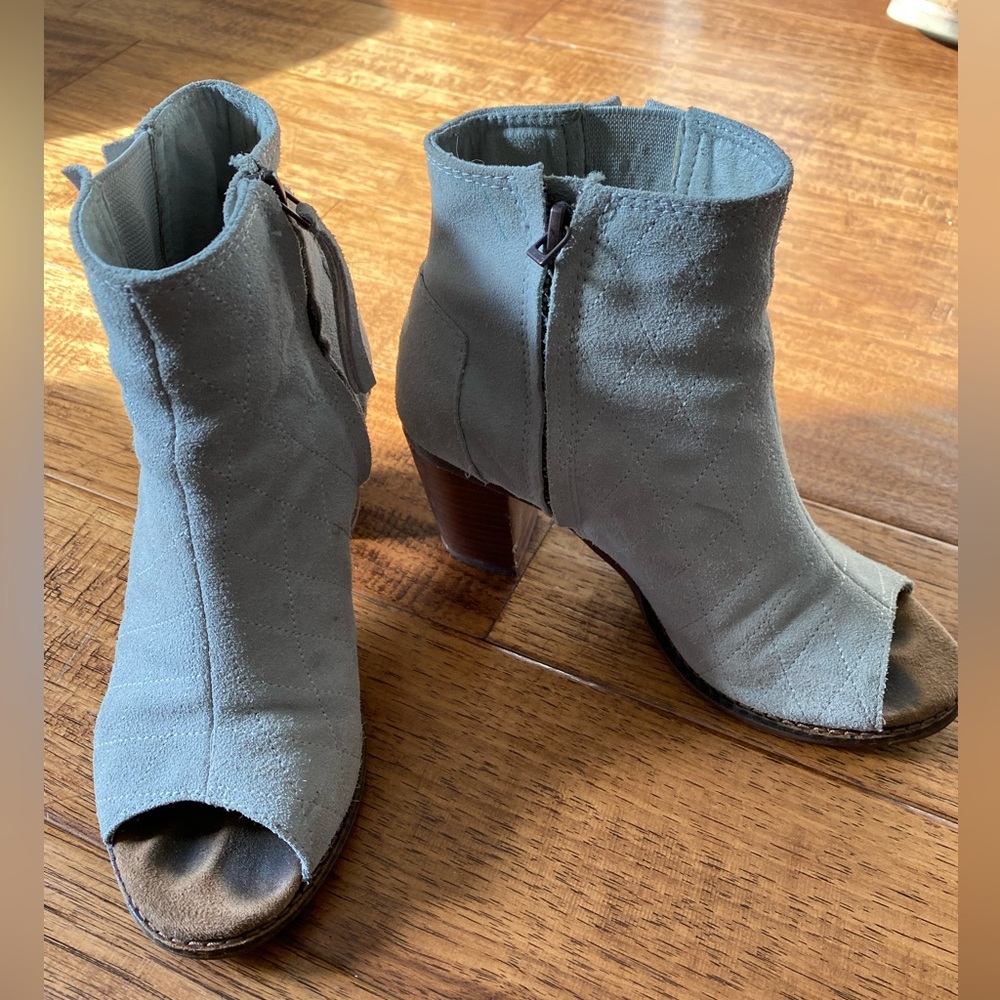 Toms Majorca Gray Suede Peep Toe Bootie Women 6